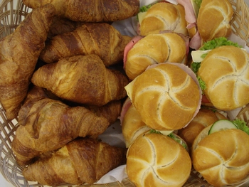 Croissant of krentenbol